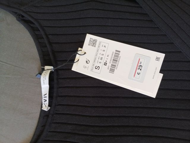 Vestido negro Zara