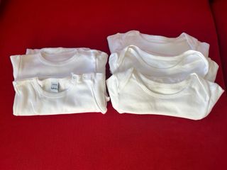 Pack de 5 bodies de punto y manga larga.