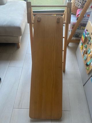 Torre pikler con tobogan y rocodromo