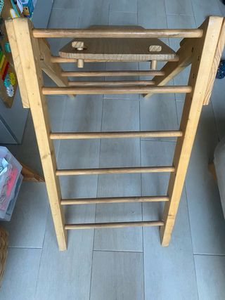 Torre pikler con tobogan y rocodromo