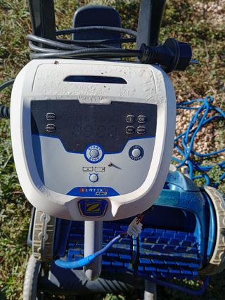 Se vende piscina y complementos