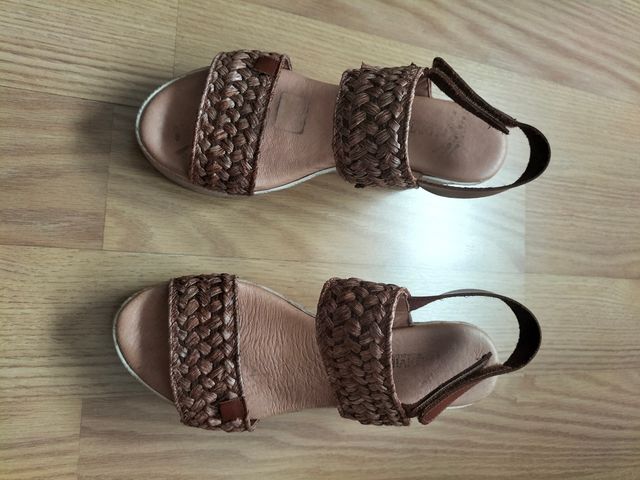 Sandalia de cuña . talla 38
