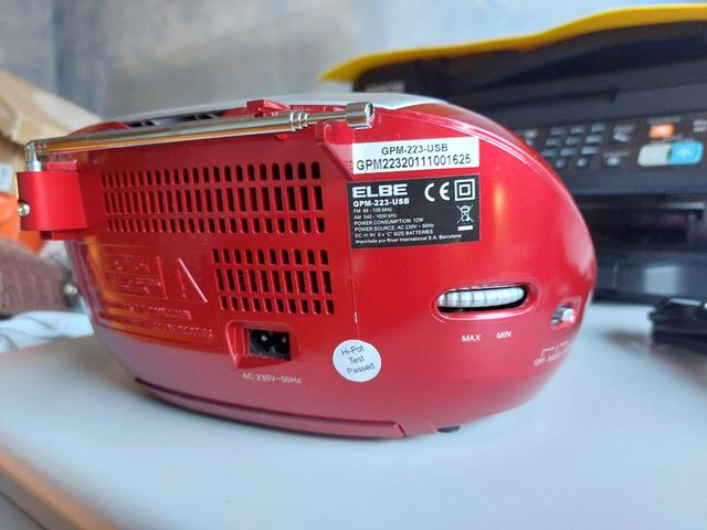 Reproductor  CD, MP3 Y Radio.