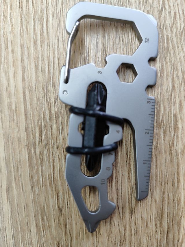 Mosquetón de Acero Multiherramienta EDC - Gris