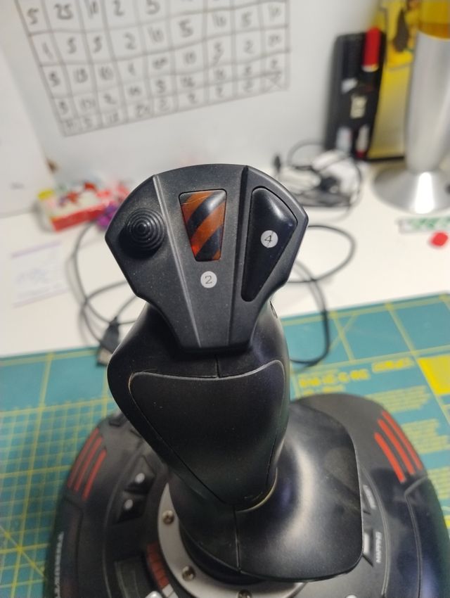 Mando PC Thrustmaster