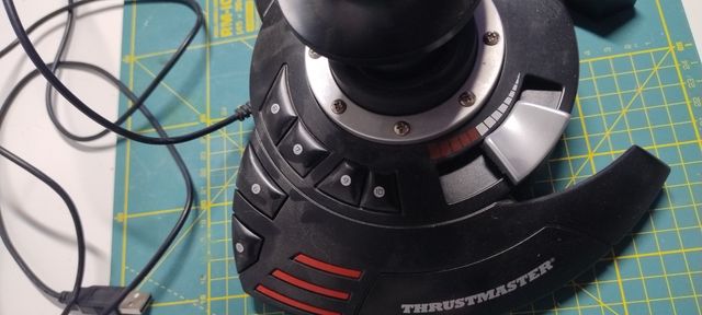 Mando PC Thrustmaster