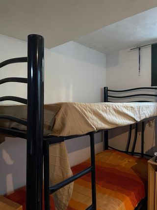 litera estructura de metal