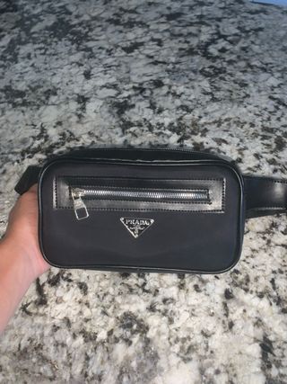 Riñonera prada 