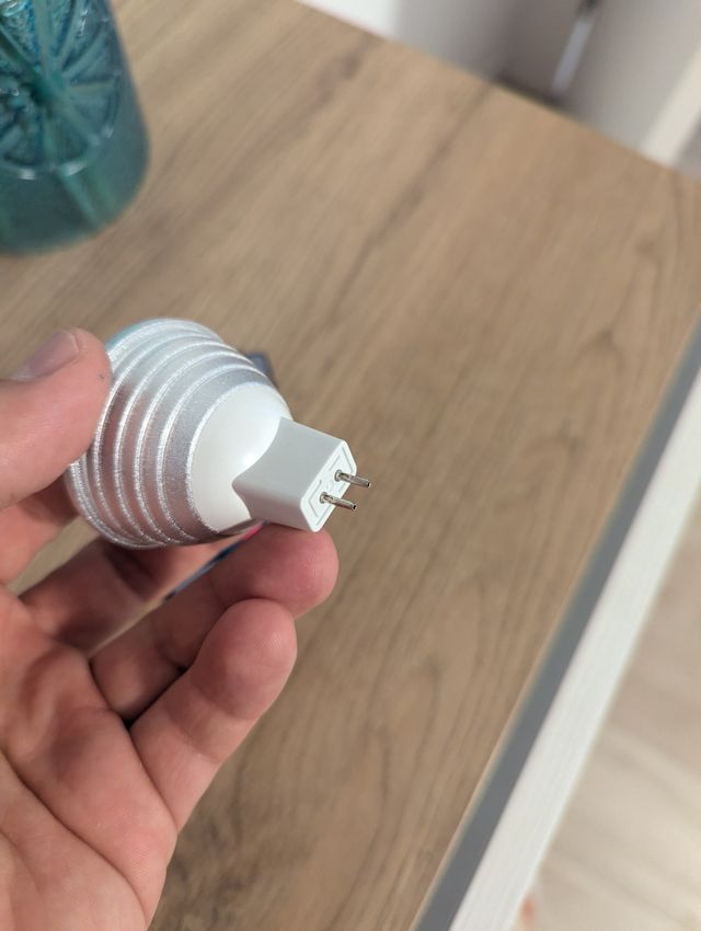 Bombilla rgb. Luz de colores