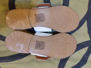 Sandalias blancas Mustang