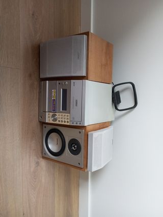 Minicadena Phillips c/ sus 2 altavoces