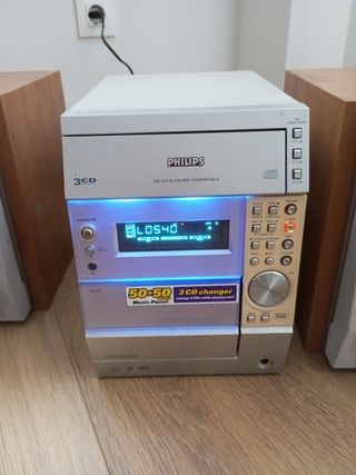 Minicadena Phillips c/ sus 2 altavoces