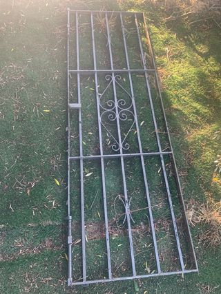 Reja maciza para puerta