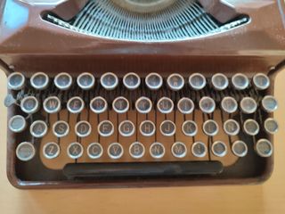 Máquina de escribir Erika nauman