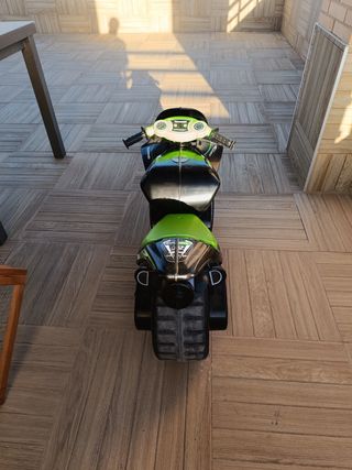 Moto juguete Kawasaki