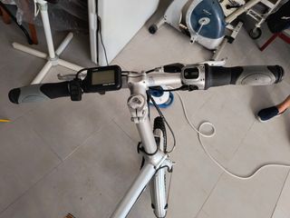 Bicicletta pieghevole a pedalata assistita