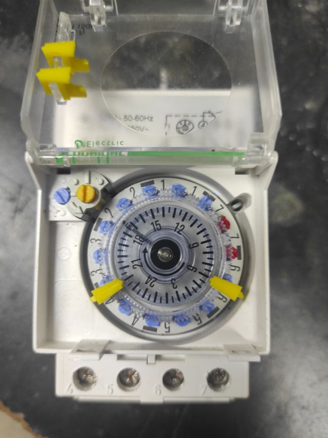 Relog temporitzador semanal