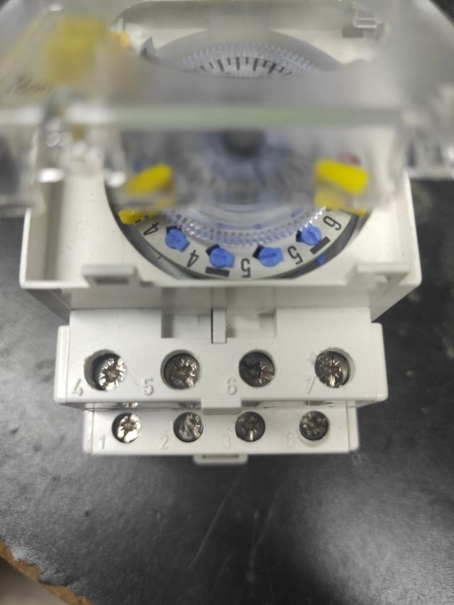 Relog temporitzador semanal