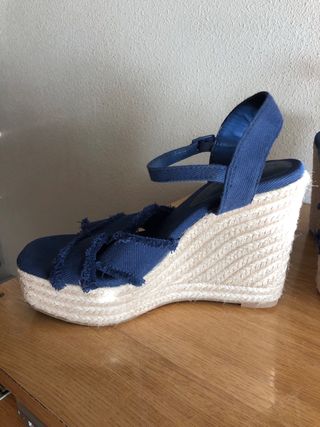 Cuñas plataforma azules