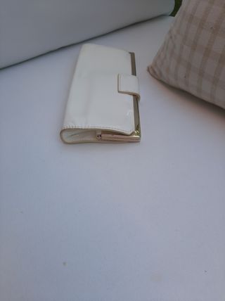 Cartera de mano charol