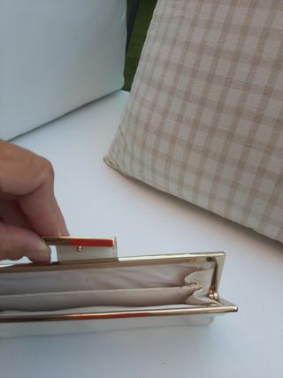 Cartera de mano charol