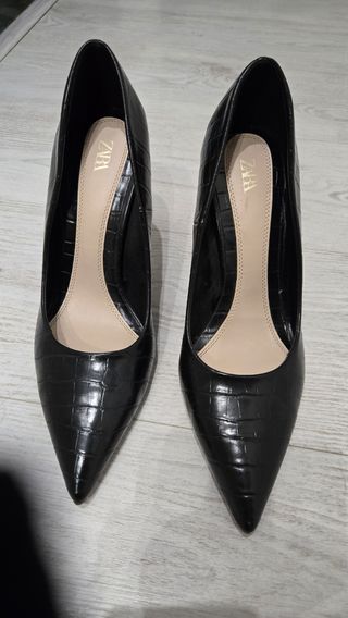 Zapatos negros tacón Zara