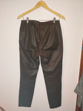 PANTALÓN DE CUERO MARRÓN 