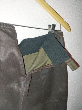 PANTALÓN DE CUERO MARRÓN 