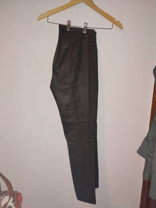 PANTALÓN DE CUERO MARRÓN 