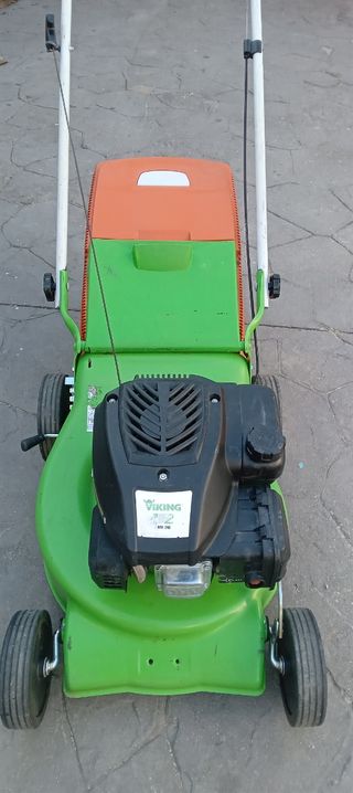 Cortacesped de gasolina