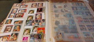 ALBUM CON MILES DE SELLOS