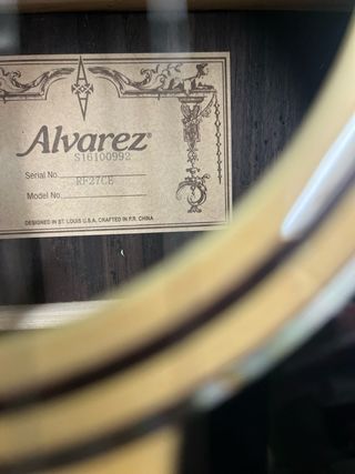 Guitarra alvarez