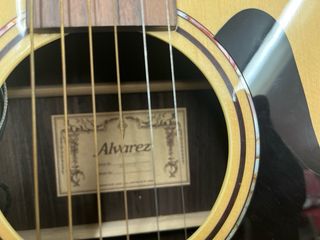 Guitarra alvarez