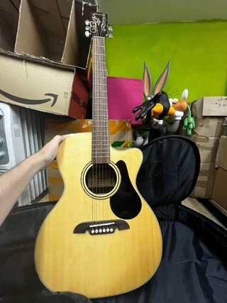 Guitarra alvarez