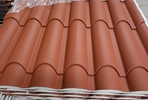Panel sándwich teja rojo