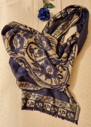 Foulard pashmina fantasia floreale blu e oro