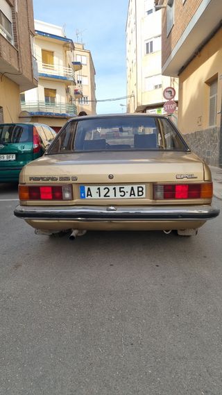 Opel rekord 1981
