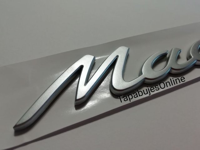LETRAS LOGOTIPO MACAN MALETERO NEGRAS PLATA NEGRO