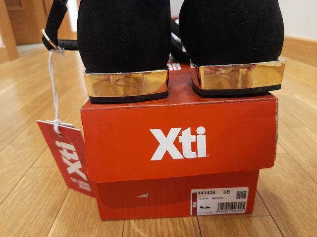 Zapatos de vestir Xti