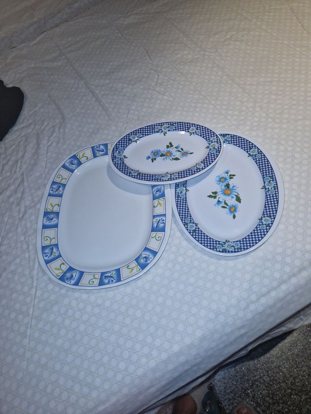 BANDEJAS Y FUENTE DE MELAMINA