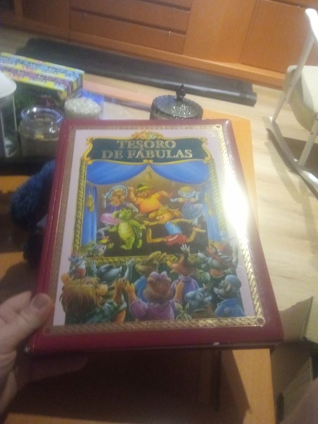 Cuento Tesoro de Fábulas .