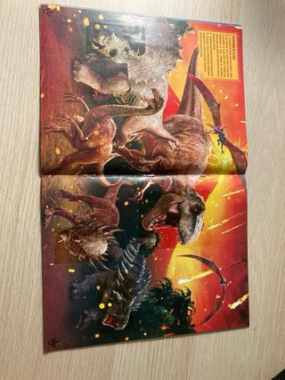 album jurassic world panini