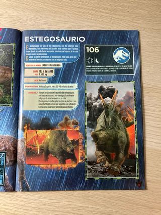 album jurassic world panini
