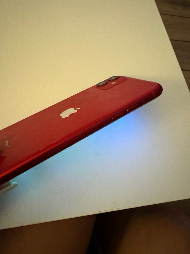Iphone 11 rojo 64 gb con protector + funda