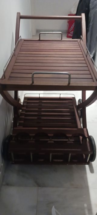 camarera de madera