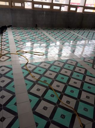 Pulido de suelo pulidor.