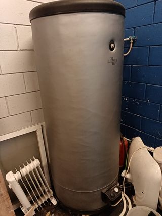 Termo eléctrico + 600 litros para empresa