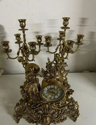 2 Candelabros y 1 Reloj de bronce