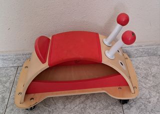 Correpasillos Hape de madera