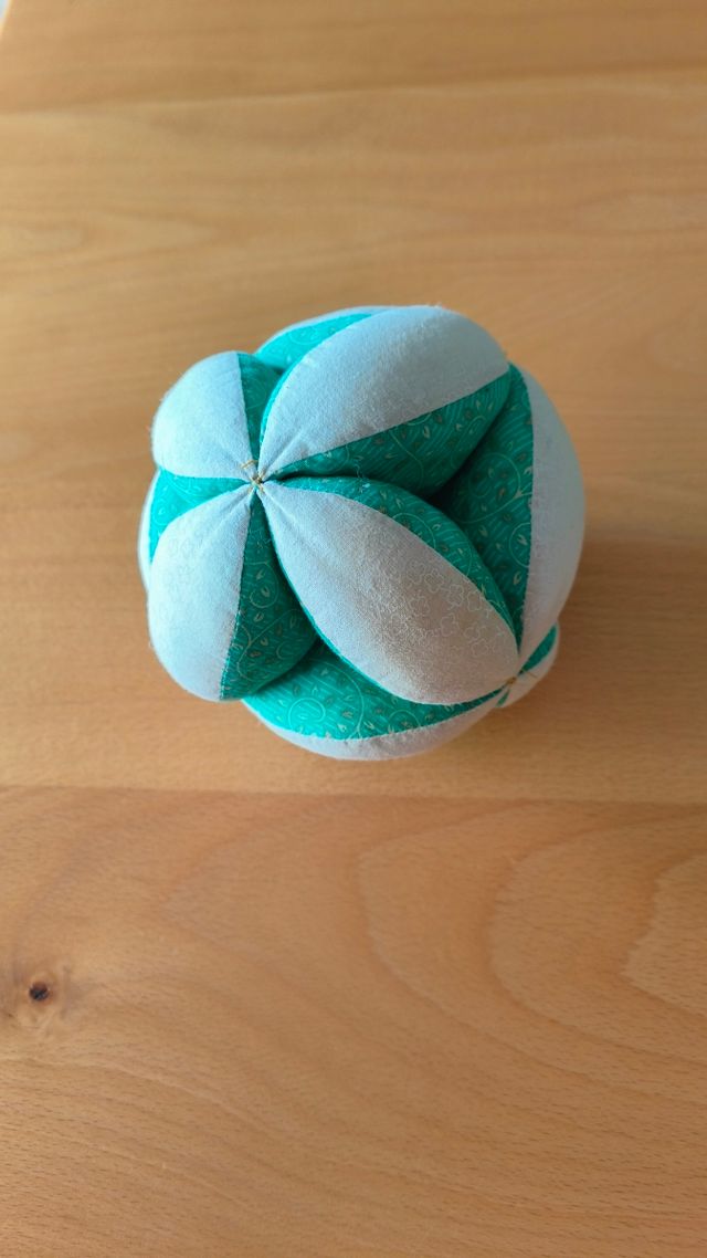 Pelota Montesori tela con sonido